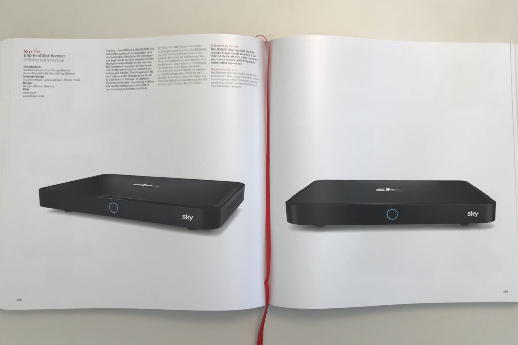 Doppelseite im Red Dot Design Yearbook mit dem Sky+ Pro Receiver.